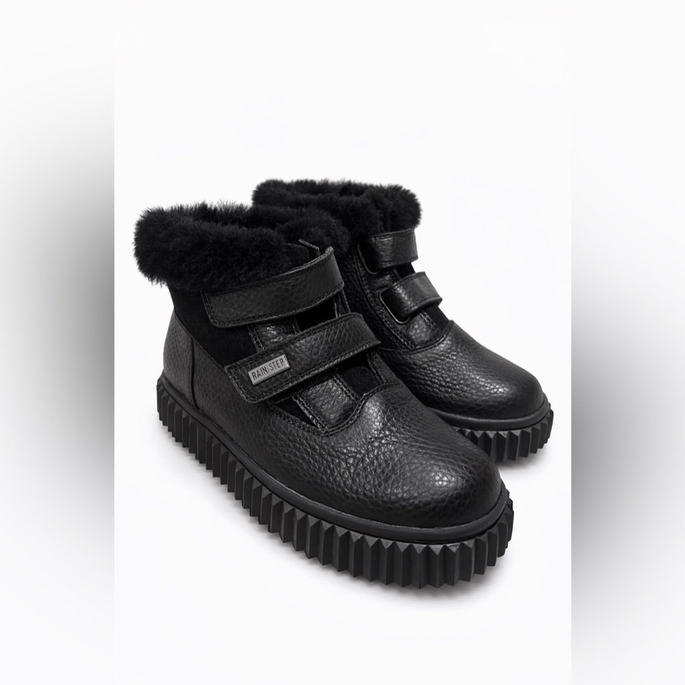Naturino Leather Fur Lined Kids Boots Black Velcro Winter Size 12 EU 30